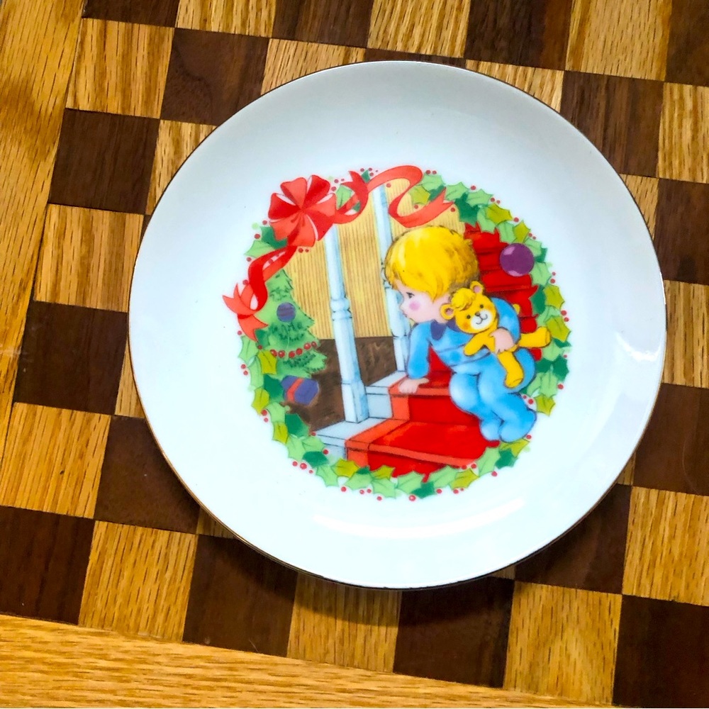 Vintage Christmas Plate  - Cute Image of child peaking around the stairs